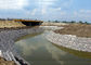 Ενωμένο στενά και εξαγωνικό βαρύ ντυμένο ψευδάργυρος στρώμα ποταμών Gabion για τις επενδύσεις καναλιών