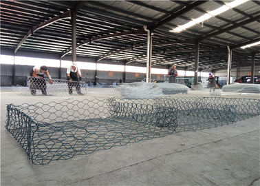Ο ποταμός που εμποδίζει το PVC στρωμάτων Gabions και  έντυσε εύκολα συγκεντρωμένος